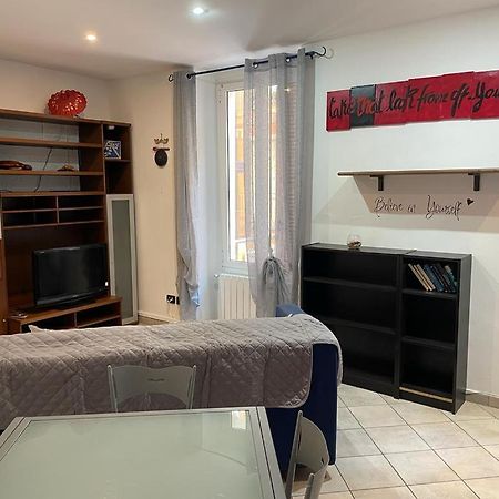 Casa Celeste, bilocale nel pieno centro di Alassio Esterno foto